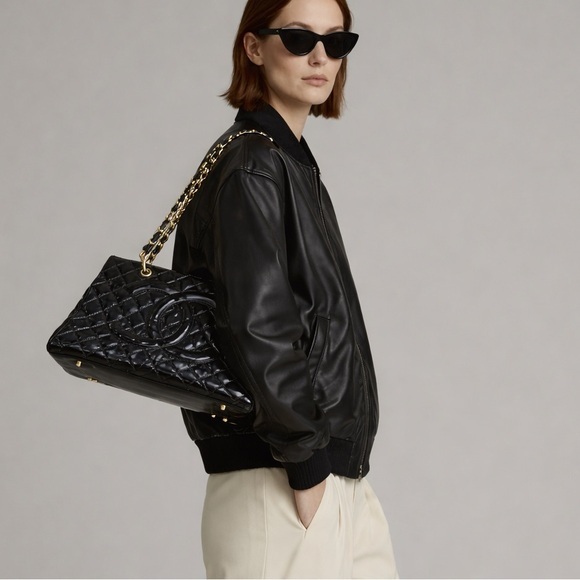 CHANEL Handbags - Chanel Vintage Bag